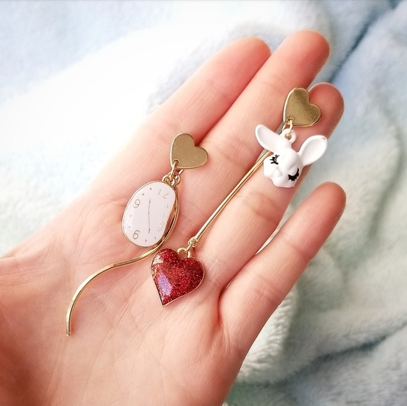 🔥RESTOCKED🔥 MISMATCHED STORY BOOK EARRINGS - Picture 2 of 8